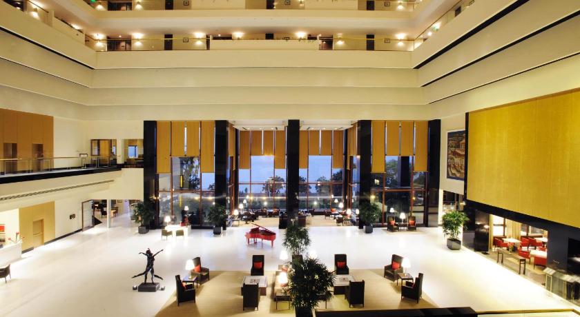 The Oberoi Mumbai Hotel photo