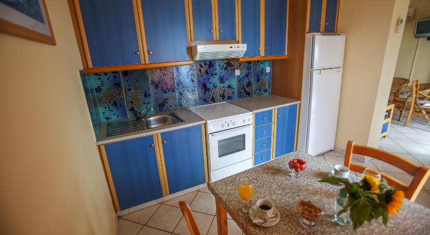 Image of Two-Bedroom Apartment (4 Adults + 2 Children) 10
