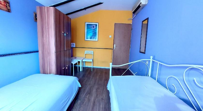 Shanti Hostel photo