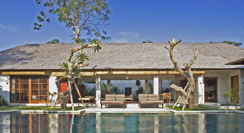 Image of 3 Bedroom Deluxe Pool Villa 1