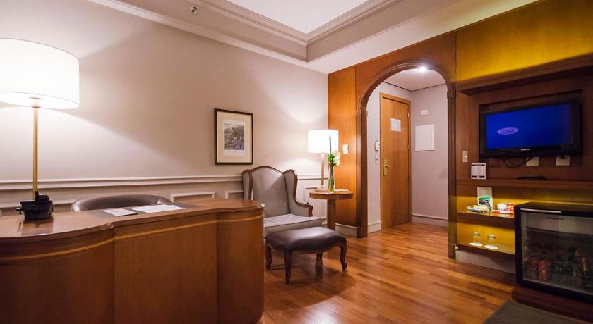 Image of Superior Queen Suite 5