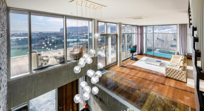 제주 베이힐풀앤빌라 (Bayhill Pool Villa) 5성급 호텔 수영장