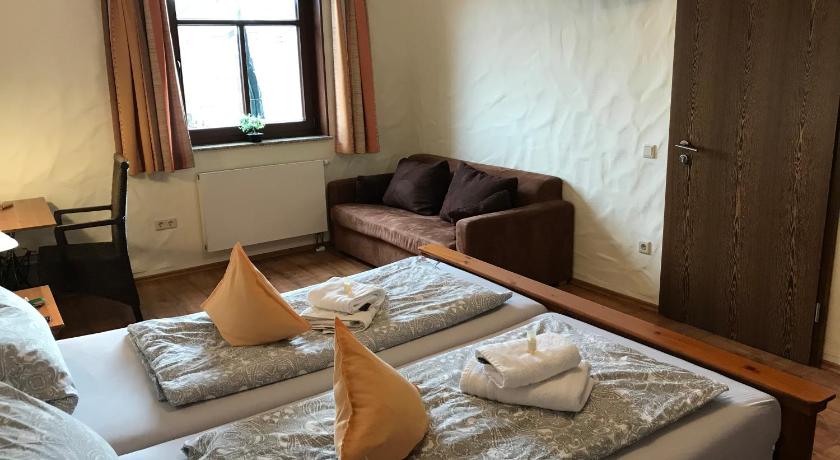Landhotel Lindenhof — Hotel in Grevenbroich