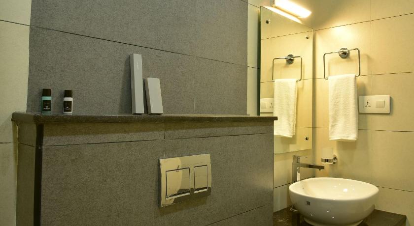 WHITE SUITE HOTEL photo