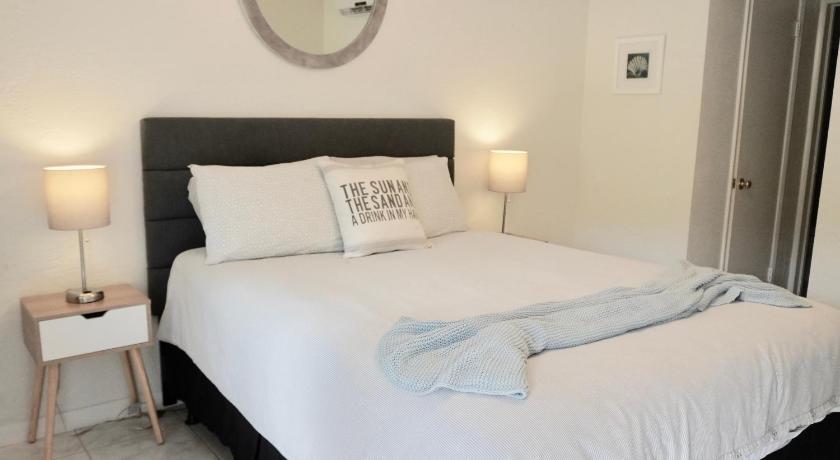 Image of Deluxe Queen Room 6