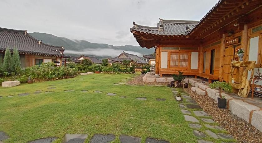 Mirinae Hanok Tradiational House photo