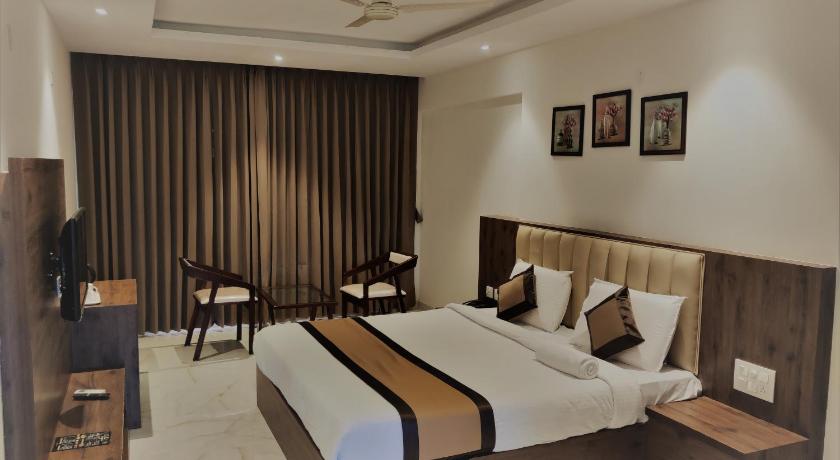 Adyar Plaza Inn photo