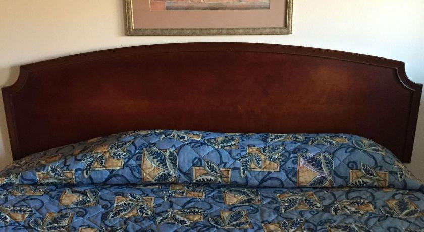 Country Place Inn and Suites White Haven photo