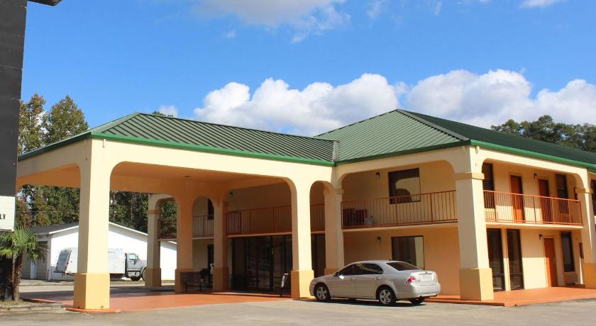 Days Inn & Suites by Wyndham Brewton photo