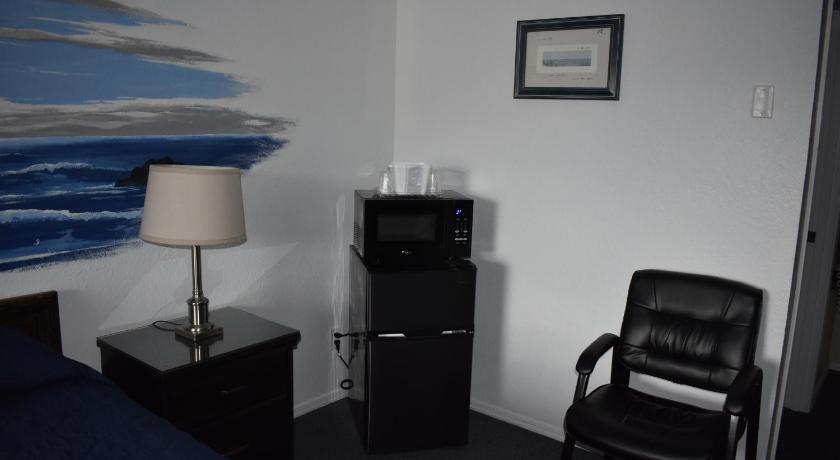 Lighthouse Cove Inn photo