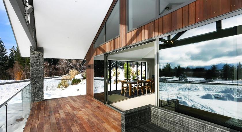 Lake Views at Antler Lodge photo