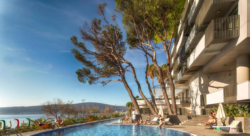 Carine Hotel Park photo