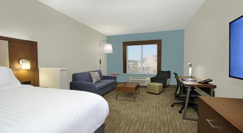 Holiday Inn Express & Suites Columbus North