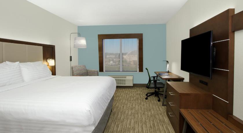 Holiday Inn Express & Suites Columbus North