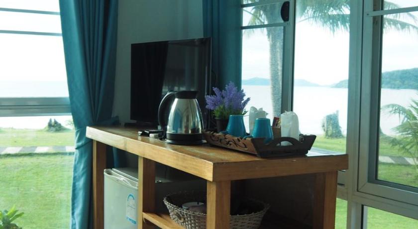 รูปของคอมฟอร์ต บังกะโล ริมชายหาด (Comfort Beachfront Bungalow) 5