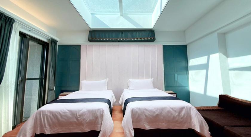 Image of Sea View Quadruple Room with Balcony 4