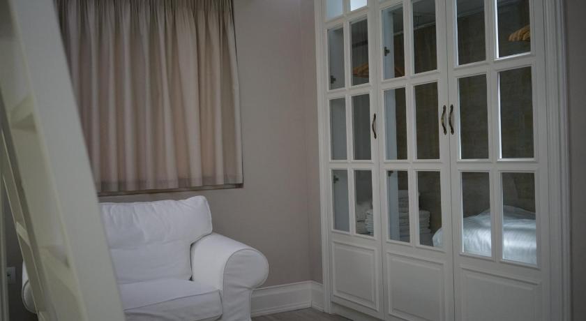 Limani Friends Apartment - image 4