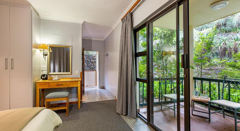 Cavern Resort & Spa photo