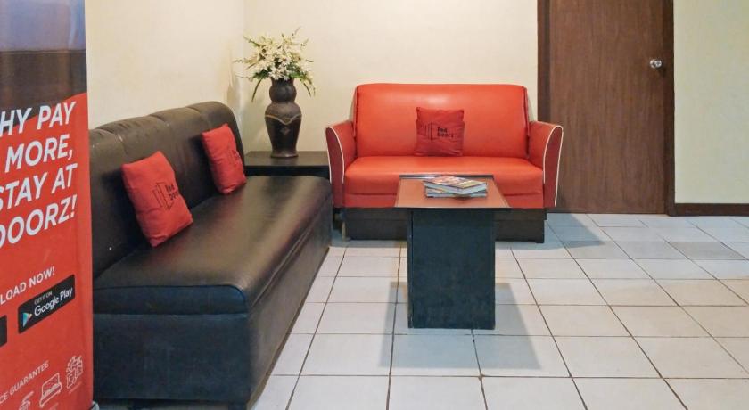 RedDoorz Near Baclay Drive Super Metro - image 6