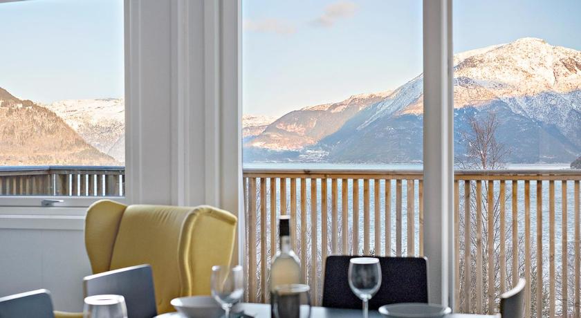 キンサヴィク Hardangerpark AS 4つ星 ゲストハウス プール