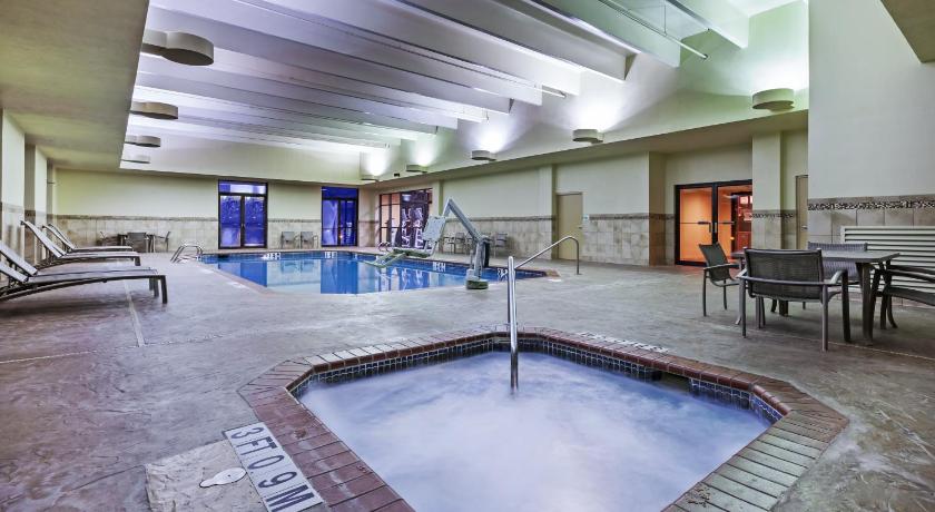 Holiday Inn Springdale-Fayetteville Area