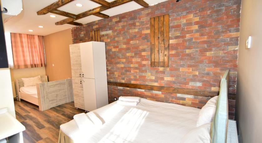 Image of Family Room 7