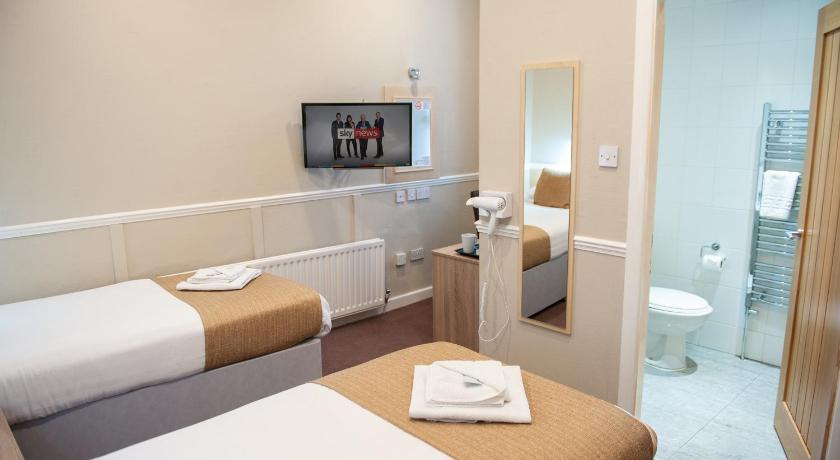 Image of Twin room-Ensuite 1