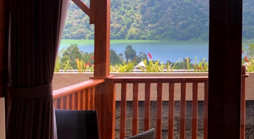 BUYAN LODGE lake view villa — Hotel in Bali