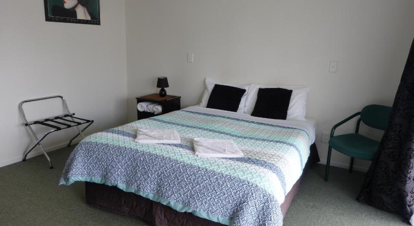 Blake Court Motel photo