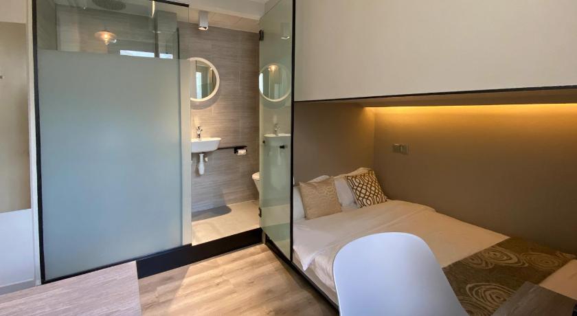 Image of Double Room with Window - 8 Hours Night Use Between 11:59 PM and 8:00 AM 3