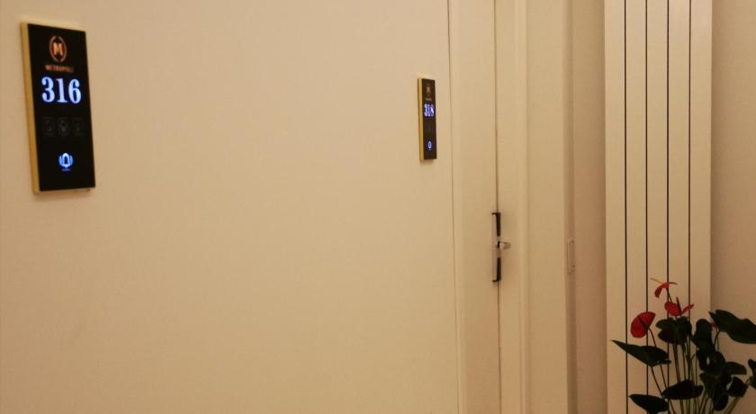 Hotel Metropoli photo