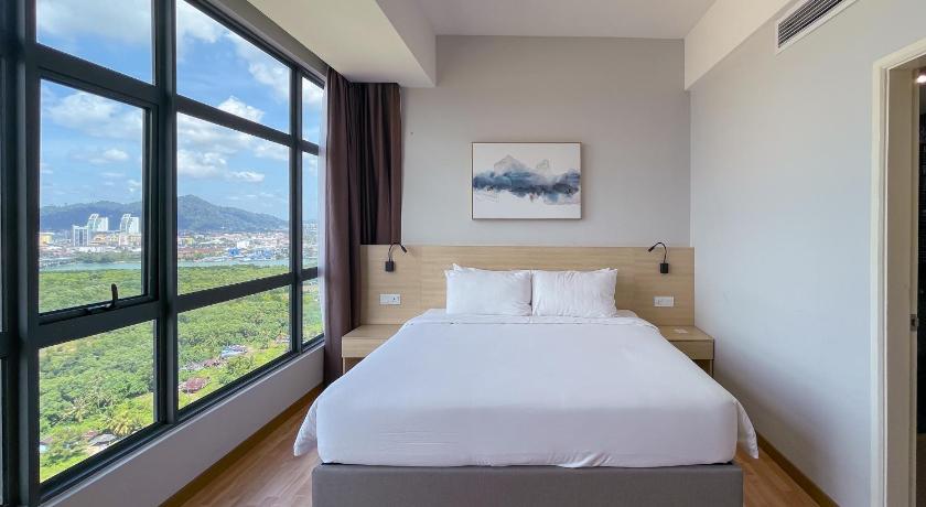 Image of Family Room City View 3