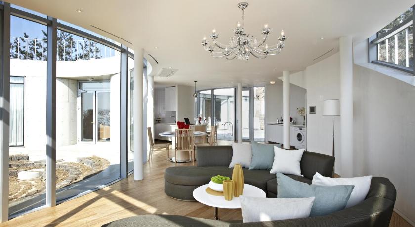 Image of Dominique Perrault - 96 Type - 4 Rooms 4
