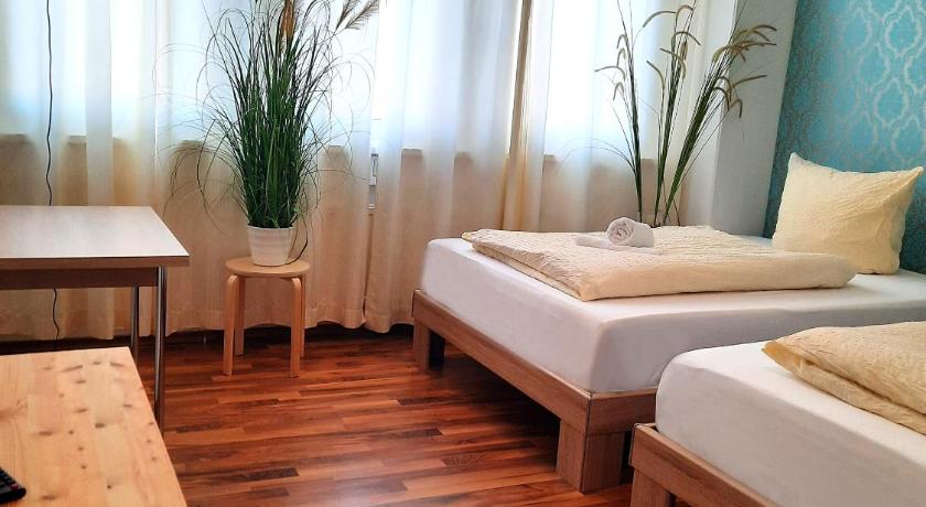 Easy Stay Rooms — Hotel in Stuttgart