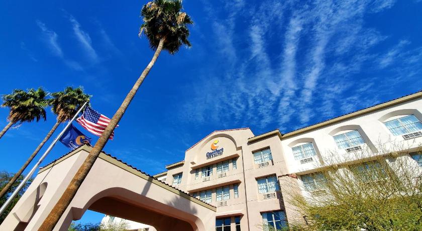 Comfort Inn & Suites Tempe Phoenix Sky Harbor Airport