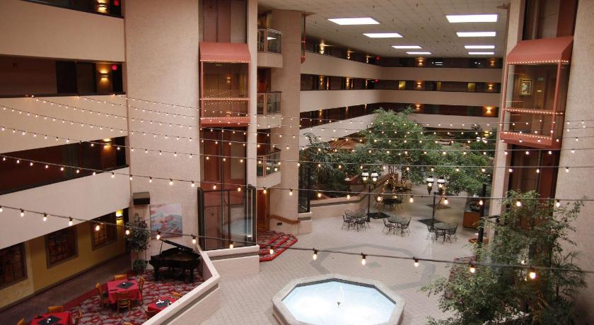 Ramada by Wyndham Viscount Suites Tucson East photo