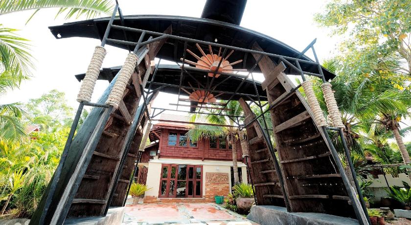 촌부리 Suankaew Art Cottage 4つ星 ホテル 外観