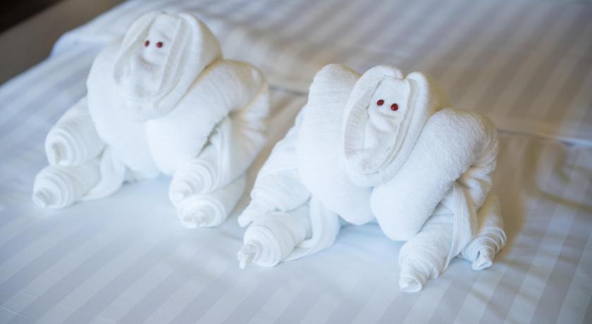 Image of Deluxe King Suite 15