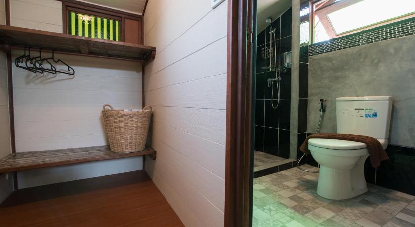 Image of Four-Bedroom House 11