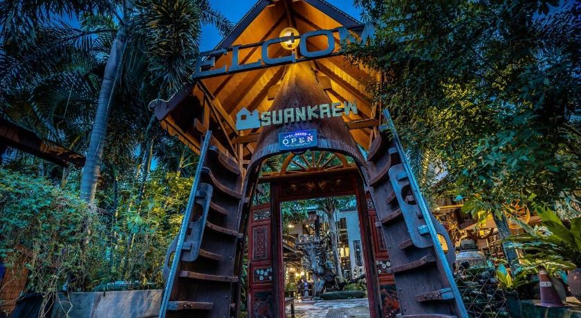 촌부리 Suankaew Art Cottage 4つ星 ホテル スイート