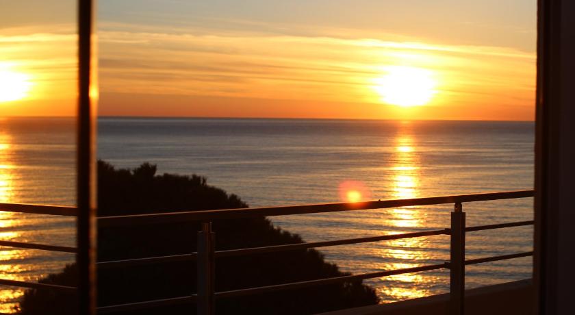 Hotel Alexandra — Hotel in Menton