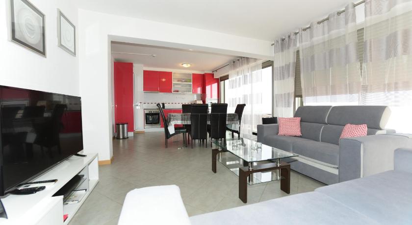 Imagem de Apartamento com Terraço (Apartment with Terrace) 0