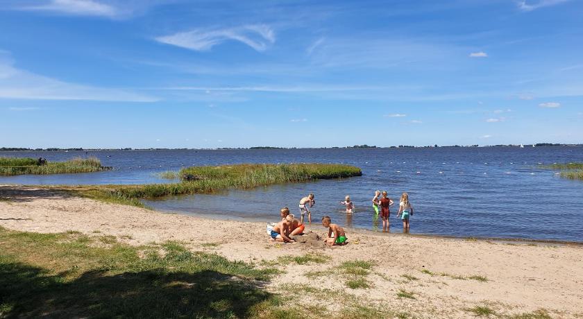 弗里斯湖区 Vakantiehuis Doelestee 4星级 单人房 外观