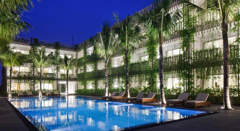 Da Nang Naman Retreat Resort 5-Star Hotel pool