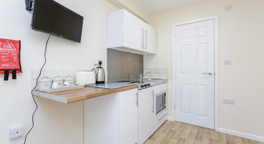 Blackberry - Stylish Self-Contained Flats in Soton City Centre - image 39