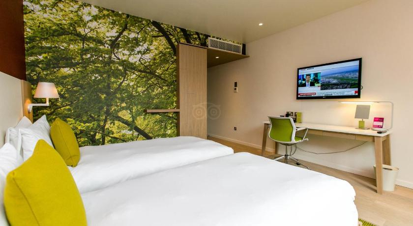 The Orchard Hotel & Restaurant photo