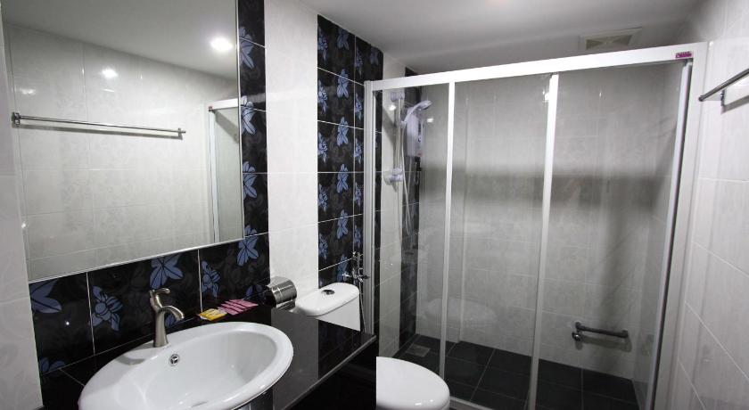 Image of Deluxe Family Room 2
