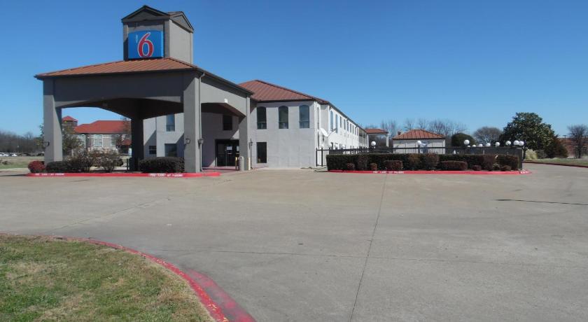 Motel 6-Ennis, TX