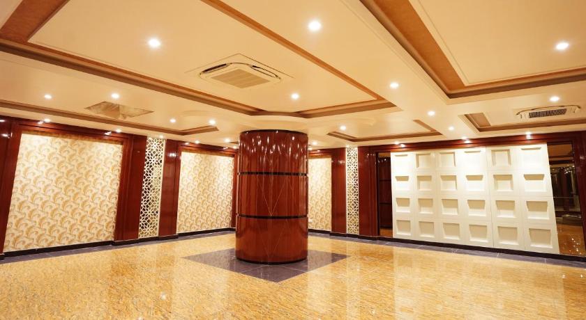 Hotel Maplewood Premier Haldwani