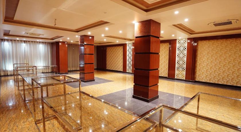 Hotel Maplewood Premier Haldwani